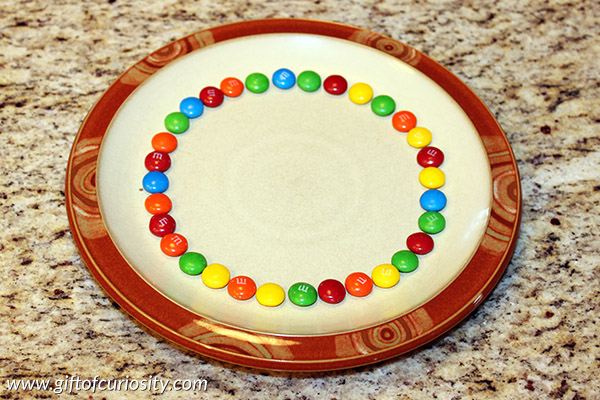 M&M science rainbow | Candy science for kids | M&M STEAM activity for kids | M&M STEM activity for kids | Preschool science activity | M&M rainbow science | Candy STEAM | Candy STEM || Gift of Curiosity