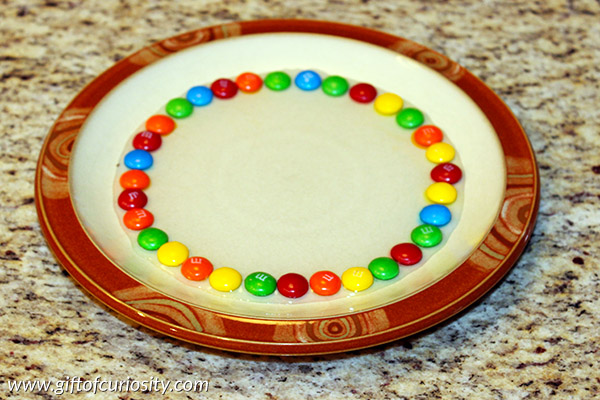 M&M science rainbow | Candy science for kids | M&M STEAM activity for kids | M&M STEM activity for kids | Preschool science activity | M&M rainbow science | Candy STEAM | Candy STEM || Gift of Curiosity