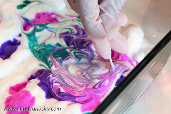 Marbleized Easter eggs | A fun and sensory-rich way to make beautiful Easter eggs | Shaving cream and liquid watercolor eggs for Easter | #Easter || Gift of Curiosity