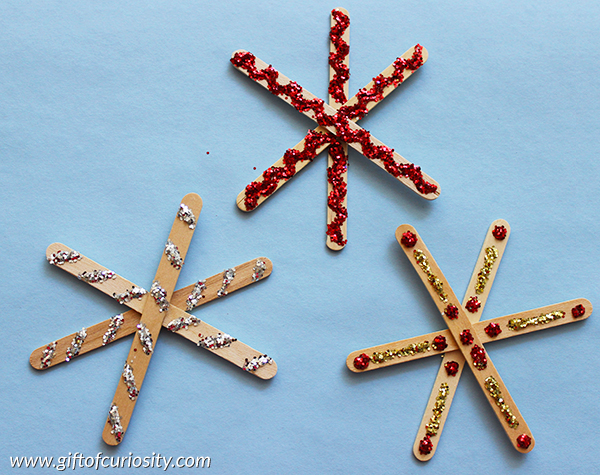 Glitter and craft stick snowflakes - a great winter or Christmas craft || Gift of Curiosity