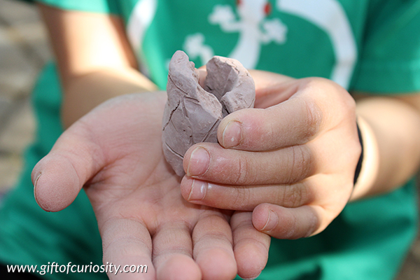 This hands-on history activity shows kids what it's like to be an archeologist studying ancient cultures and civilizations! #handsonlearning #giftofcuriosity #history || Gift of Curiosity